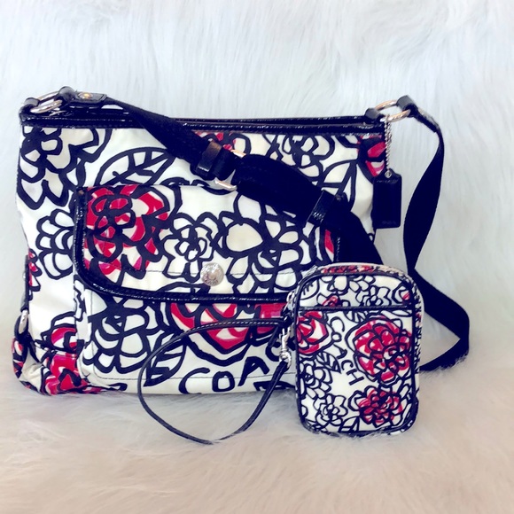 Coach Handbags - 🔥SaLe🔥COACH 2 pc Poppy Daisy Floral Graffiti